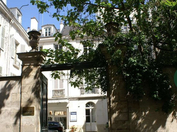 Appartement à PARIS-6E