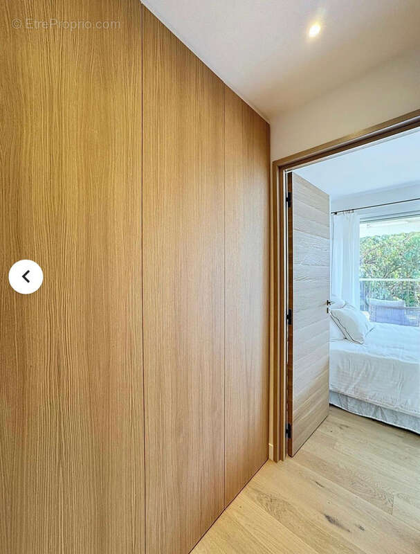 Appartement à VALLAURIS