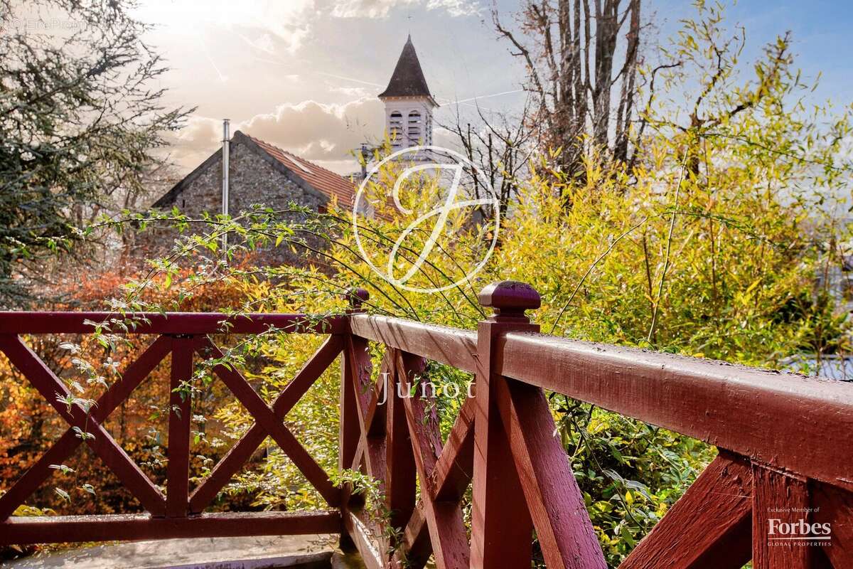 Vaucresson - PLATEAU DE CAZES - Maison 292 m² - 4 chambres - Terrain 720m² - photo 17
