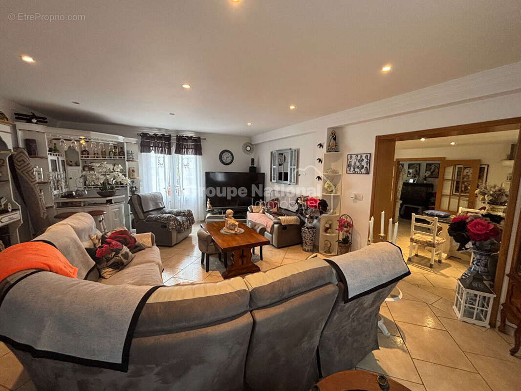 Maison à TRACY-LE-VAL