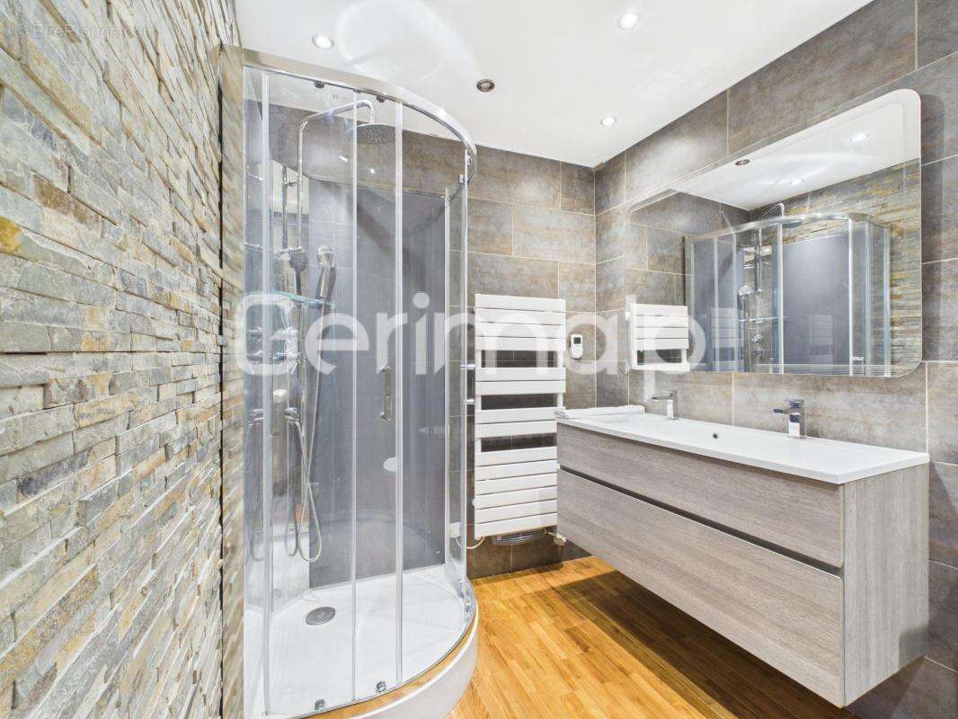Vente - Appartement - 3 pièces + cuisine - 61 m² - 354 700 € - - photo 5
