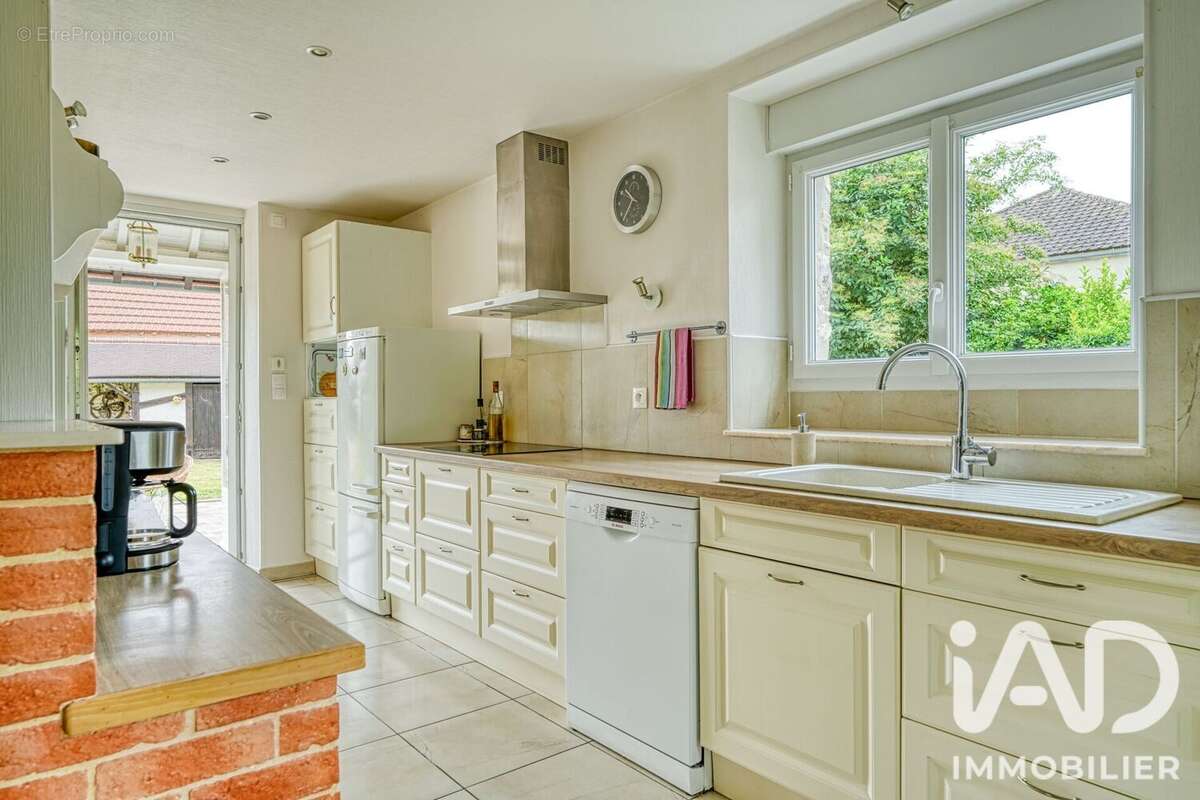 Maison 134 m² à Gadencourt  - photo 9