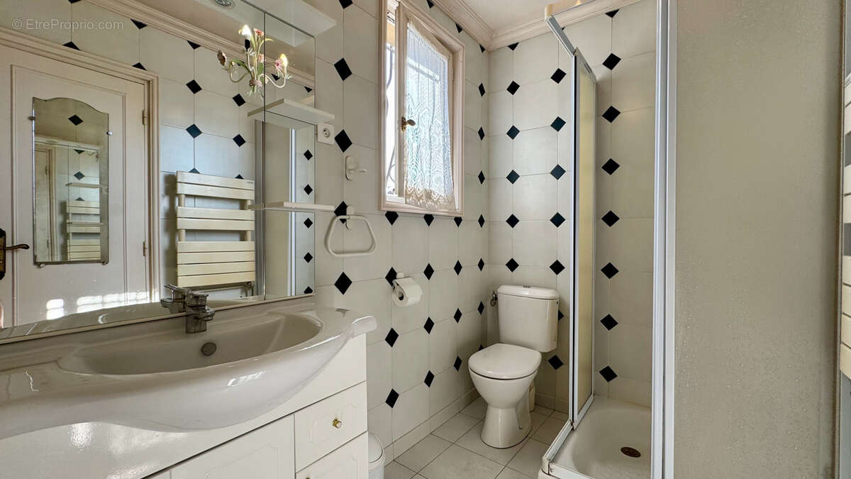 Maison à CHANTELOUP-LES-VIGNES