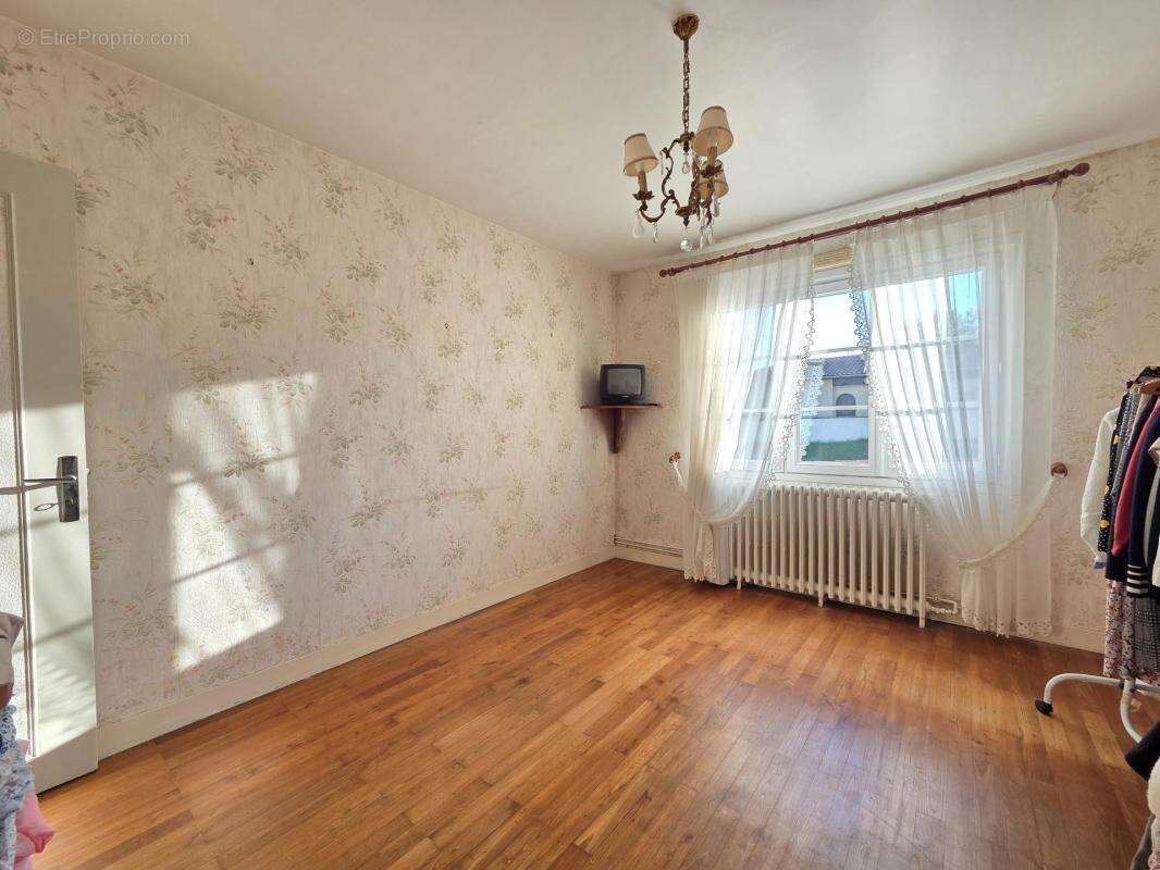 Maison à FONTCOUVERTE