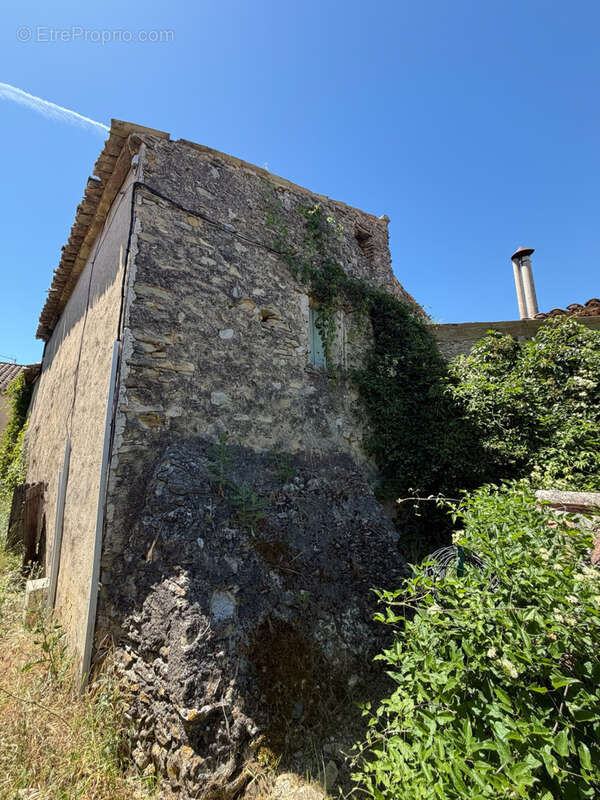 Entrechaux   maison de village à rénover avec cour et garage - photo 18