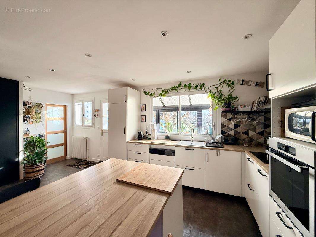 Maison à LEUDEVILLE