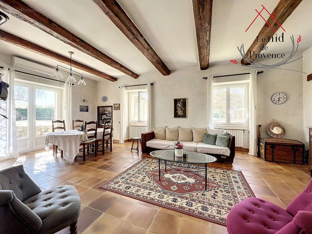 Maison à PERNES-LES-FONTAINES