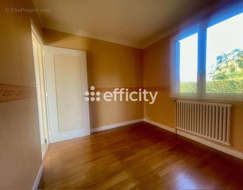 Maison à ROUSSILLON