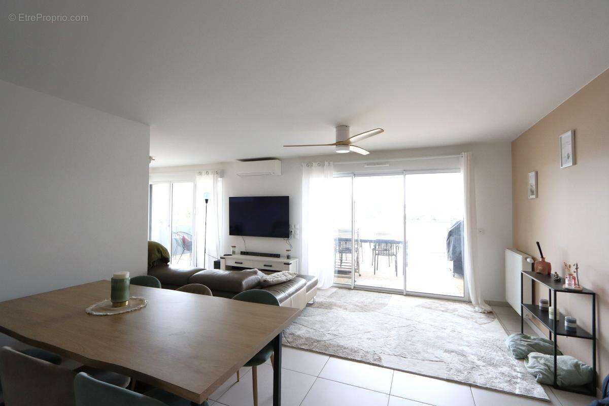 Appartement à MIRIBEL