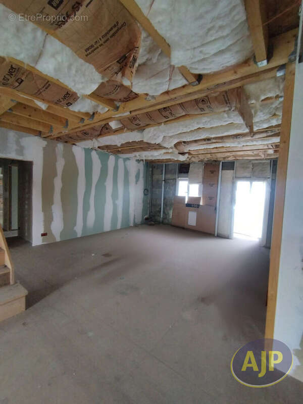 Maison à SAINT-ETIENNE-DU-BOIS