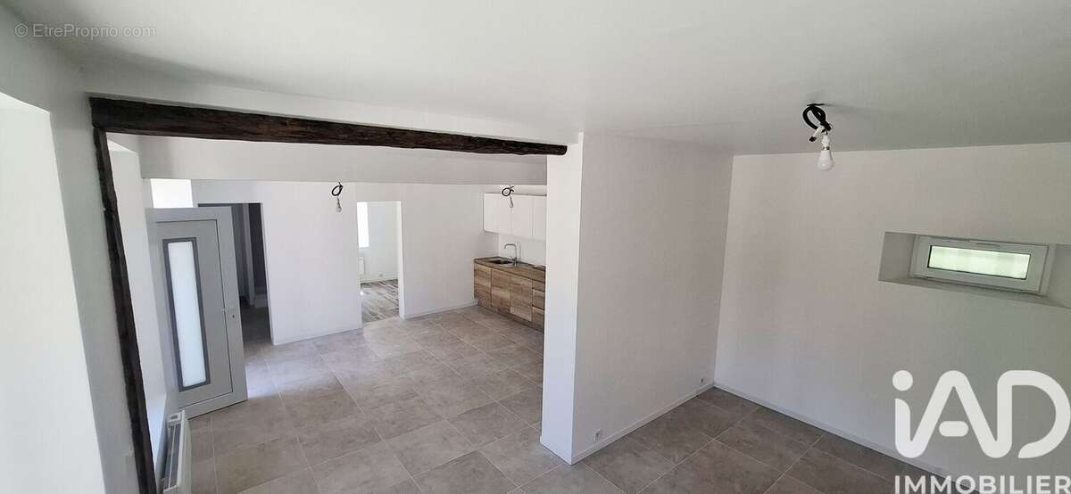 Maison 136 m² à Dixmont  - photo 4