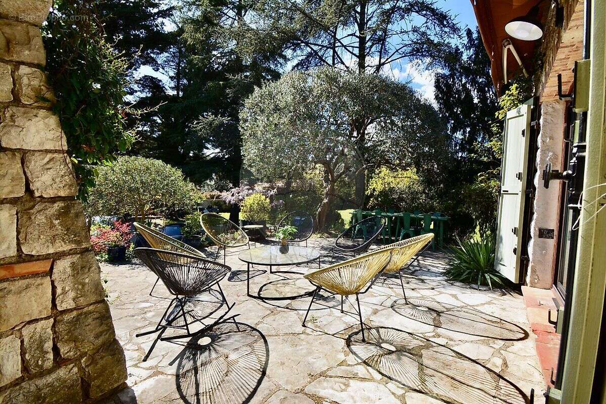 Maison à ROQUEFORT-LES-PINS