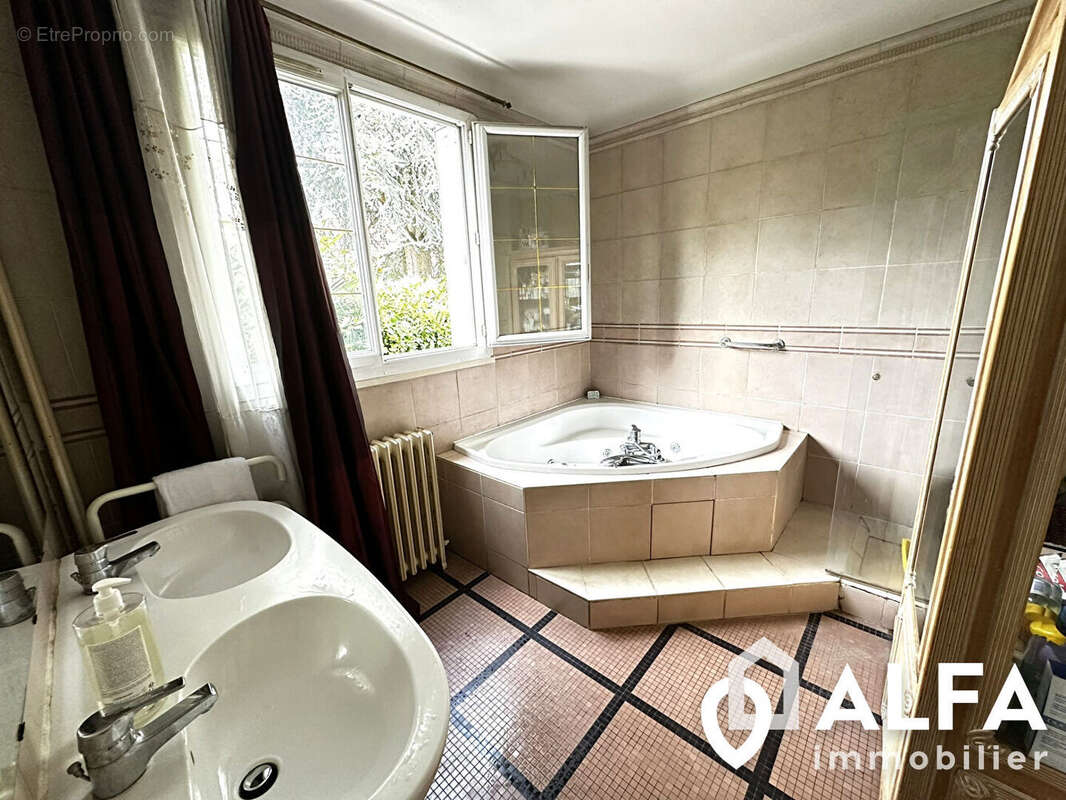 Maison à SAINT-GRATIEN