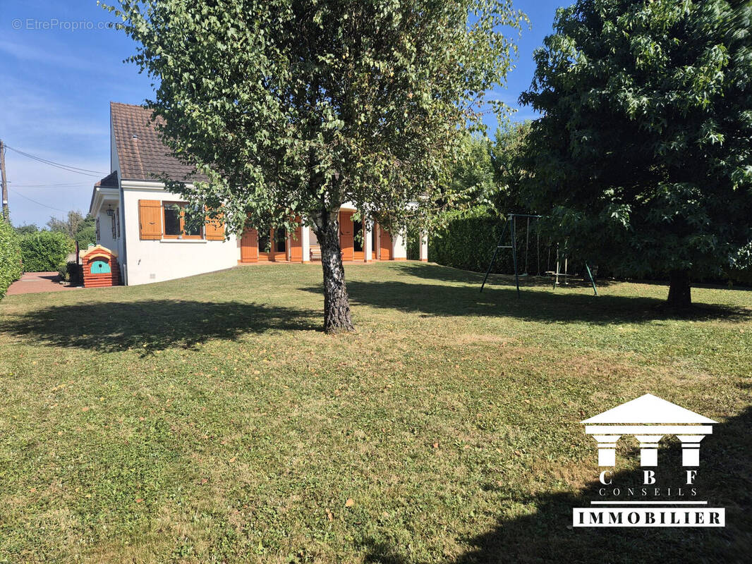 Maison à OUROUX-SUR-SAONE