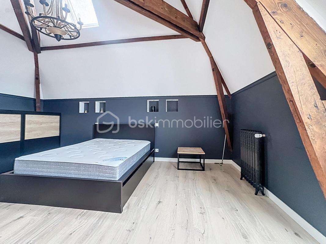 Maison à CRECY-LA-CHAPELLE