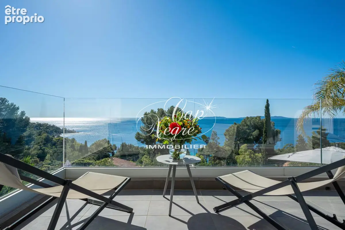 Villa 5 chambres avec piscine et vue mer située proche de l'une des plus belles plages du Lavandou - photo 14