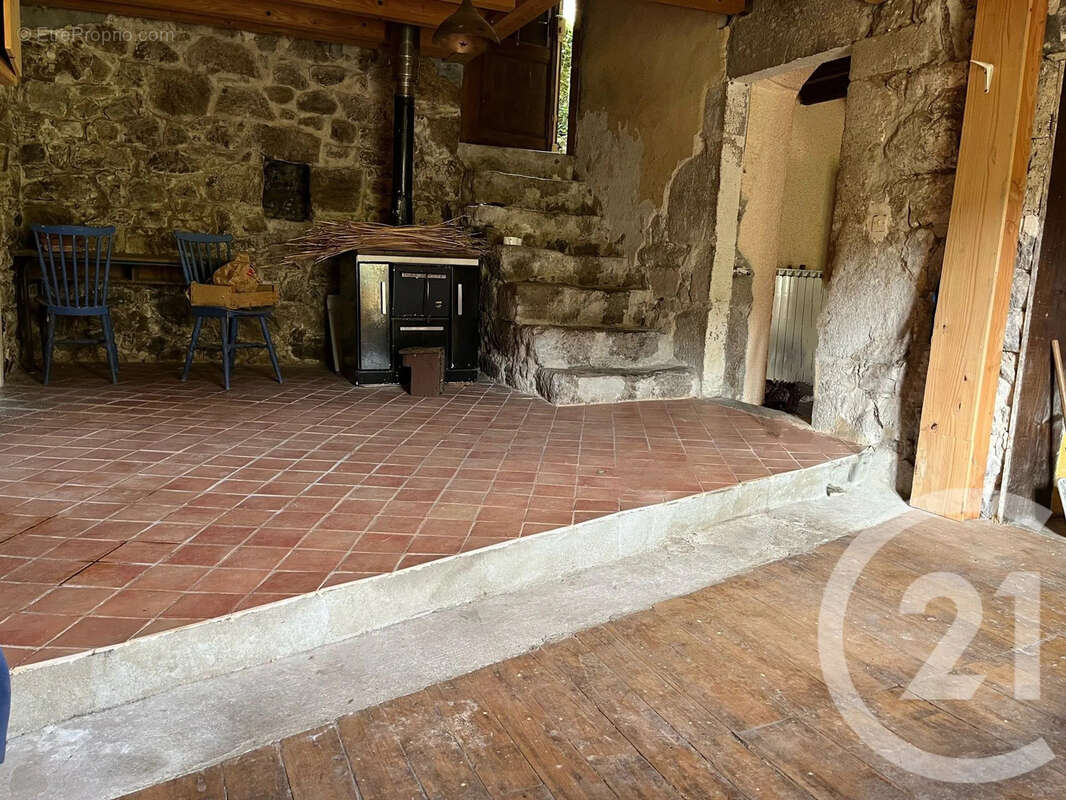 Maison à SATILLIEU