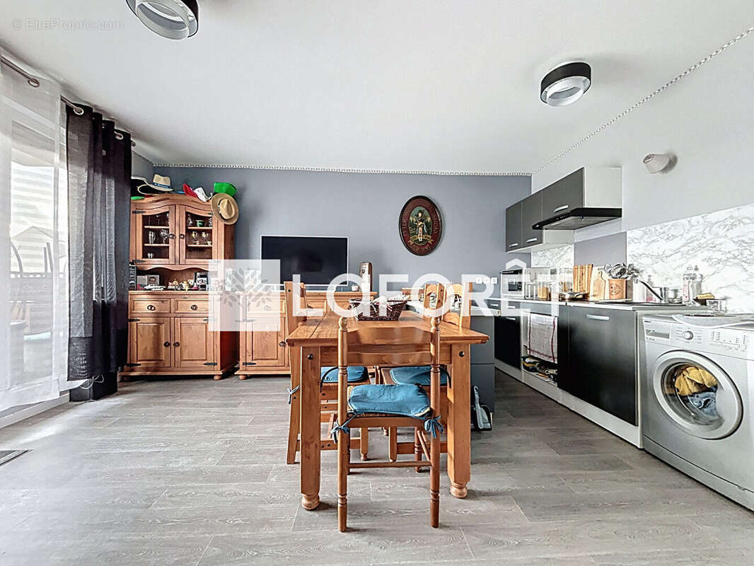 Appartement à VERT-SAINT-DENIS