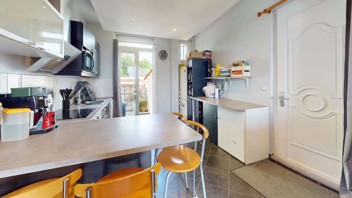 Appartement à SAINT-REMY-L&#039;HONORE