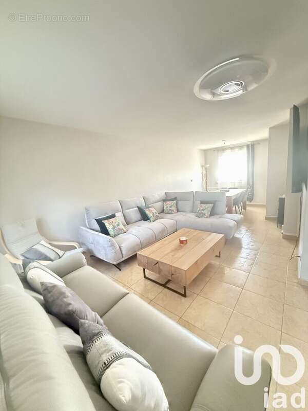 Photo 3 - Maison à SAVIGNY-LE-TEMPLE