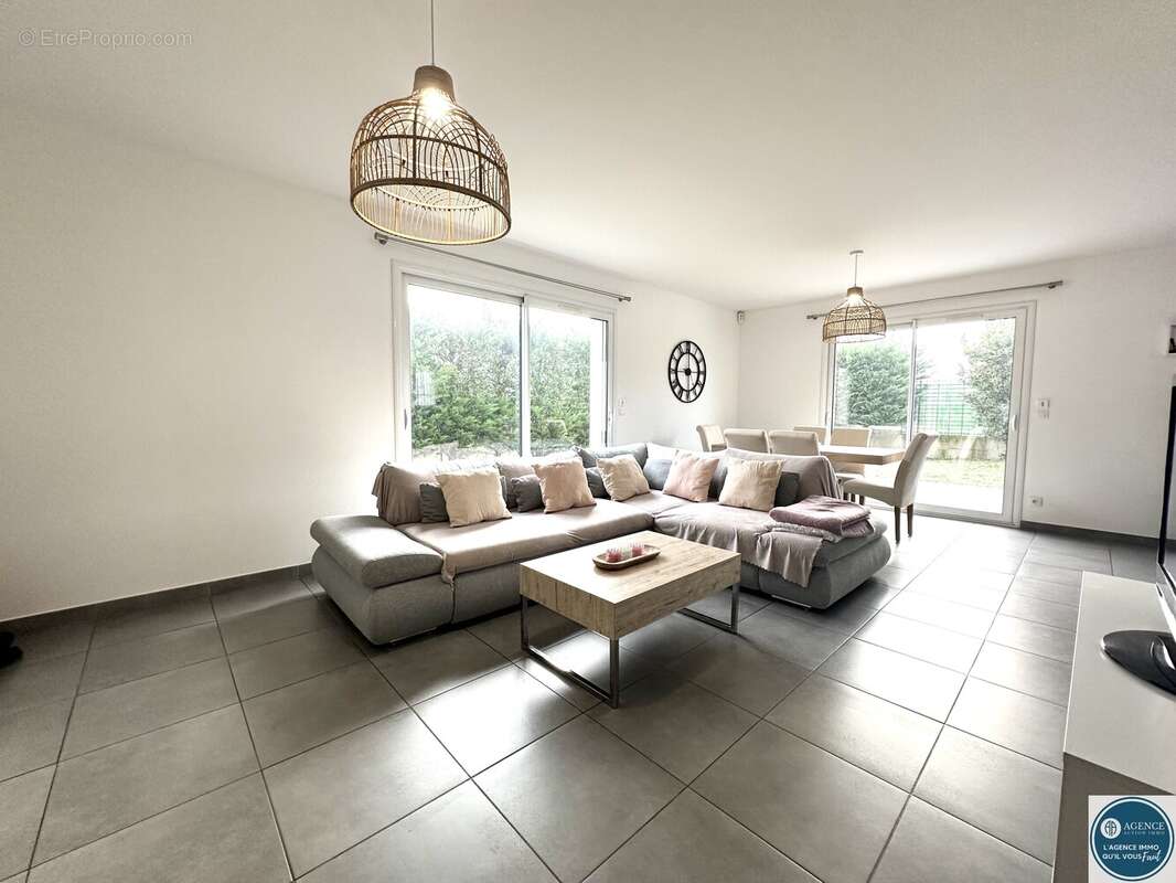 Maison à LE PEAGE-DE-ROUSSILLON