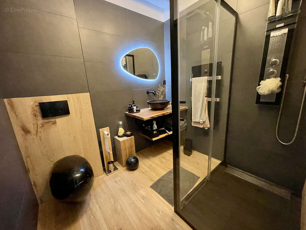 Maison 160 m² à Saint-Ave  - photo 12