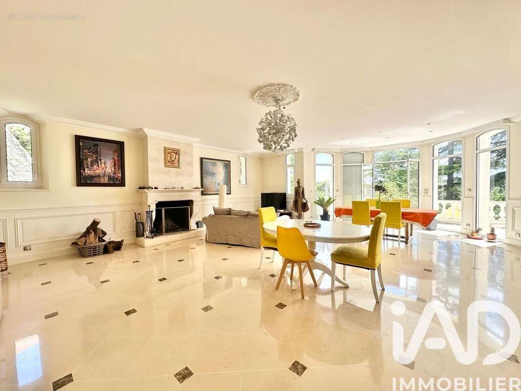 Maison 433 m² à Epinay-Sur-Orge  - photo 2