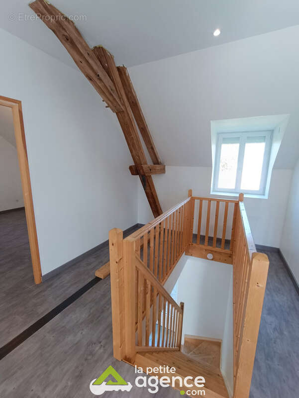 Maison à SANCERGUES