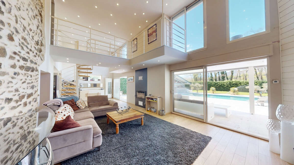 Maison 208 m² avec piscine, jacuzzi, et dépendance - photo 3