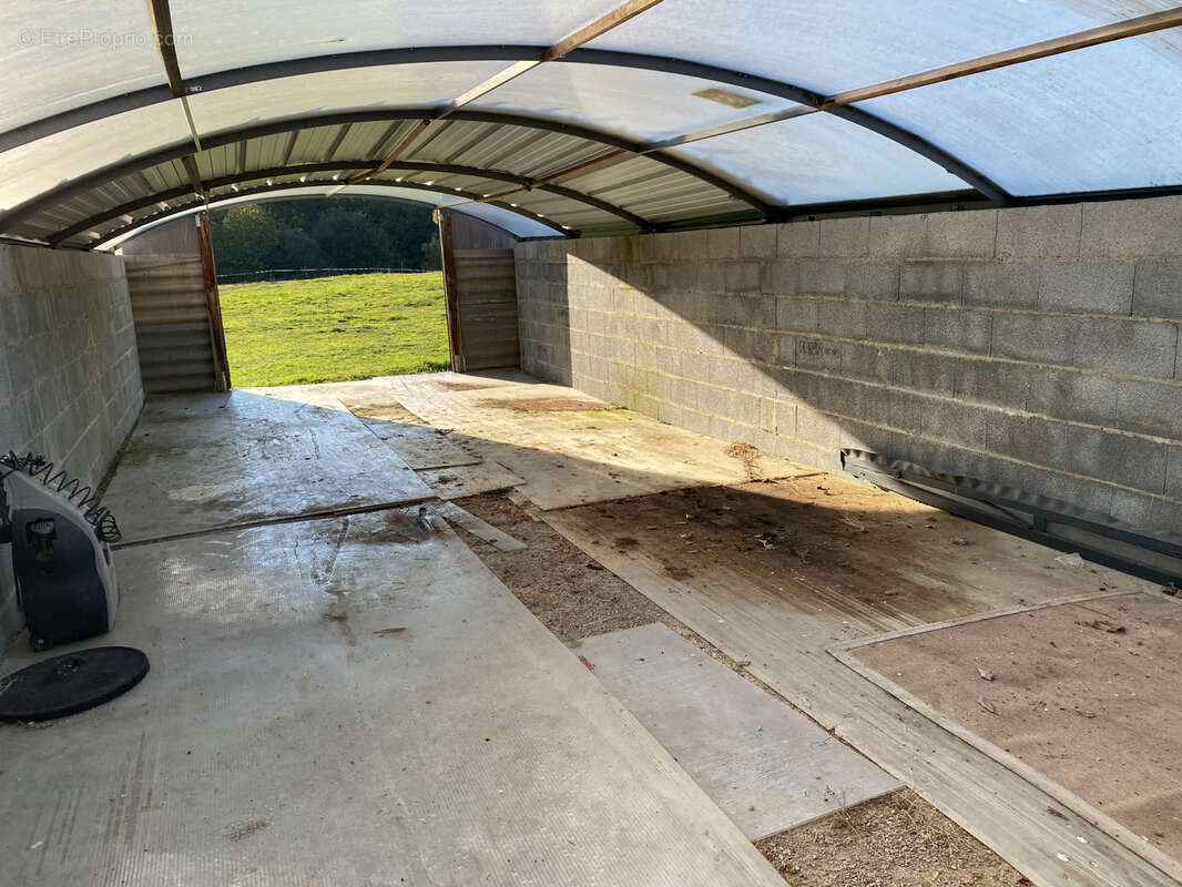 Maison à SAINT-HILAIRE-LES-PLACES