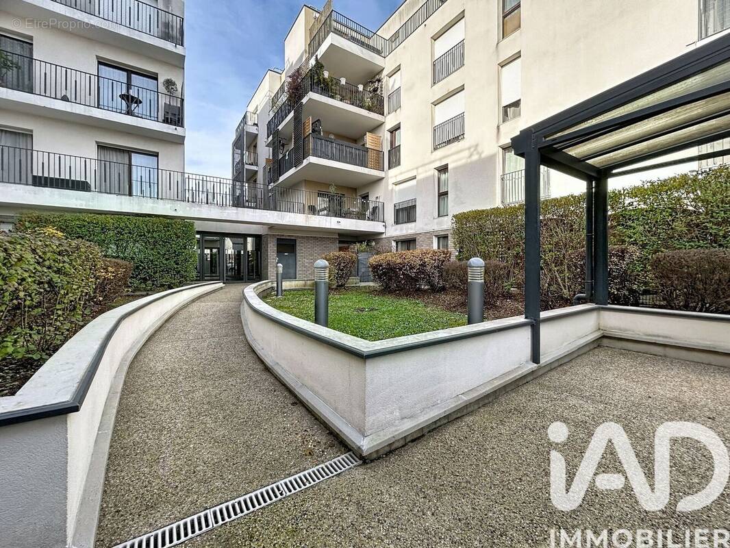 Photo 1 - Appartement à LES PAVILLONS-SOUS-BOIS
