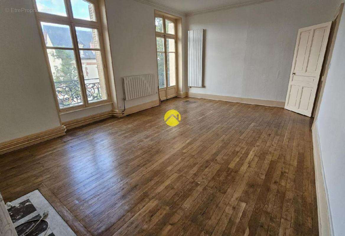 Maison à NERIS-LES-BAINS