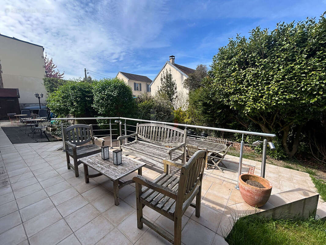 Maison à MAREIL-MARLY