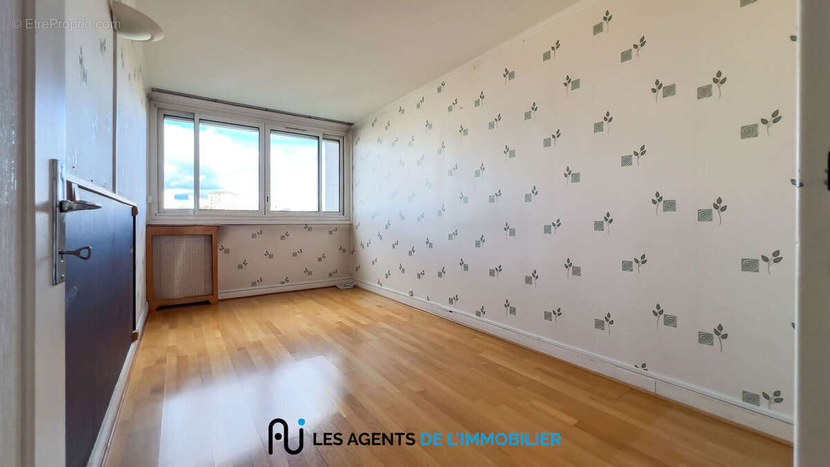 Appartement à NANTERRE