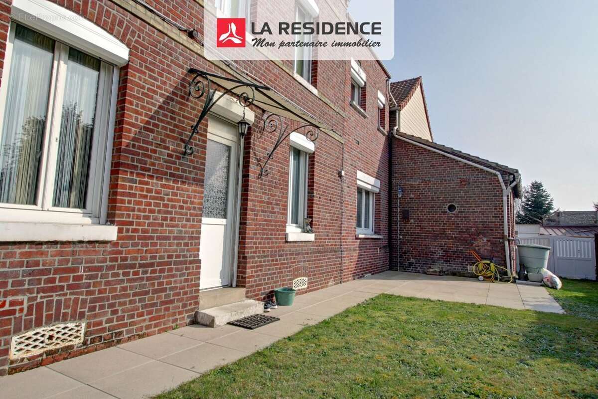 Maison à SAINT-ETIENNE-DU-ROUVRAY