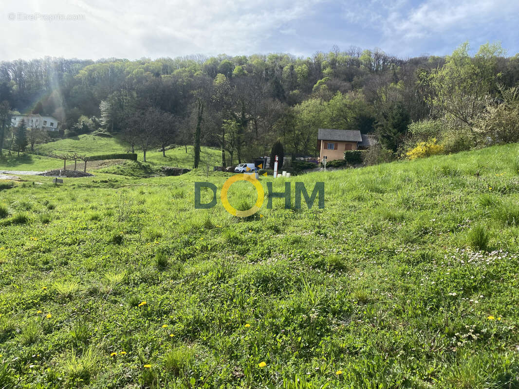 Terrain à bâtir de 851 m2 - photo 2