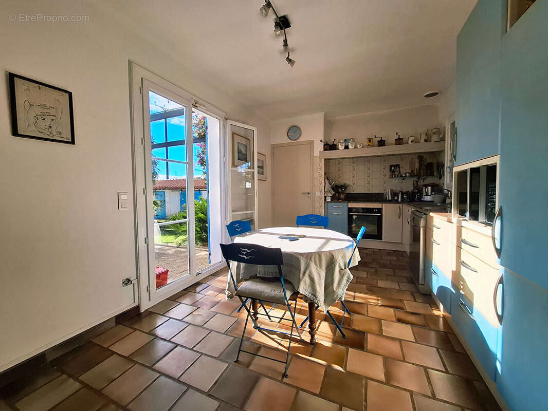 Perpignan SUD Villa 4 faces de Type 5 sur 4000m2 de terrain - photo 11