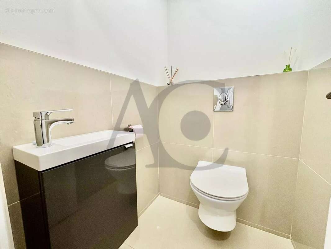 Appartement à VILLENEUVE-LOUBET