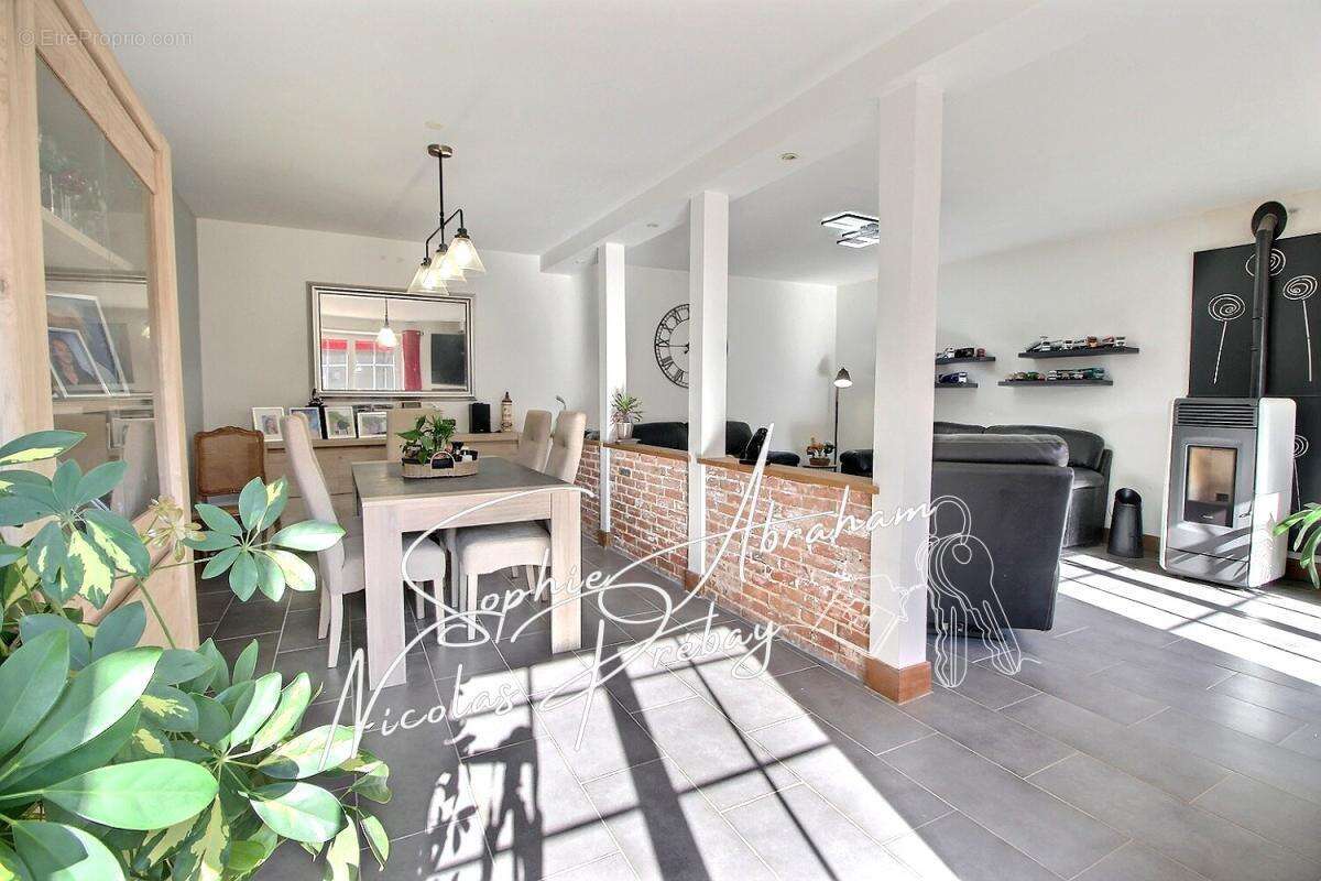 Maison à ANGERVILLE