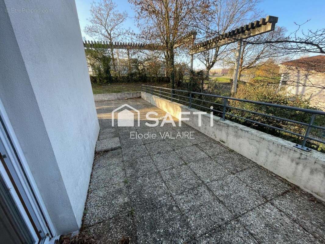 Photo 7 - Appartement à L'ISLE-D'ABEAU