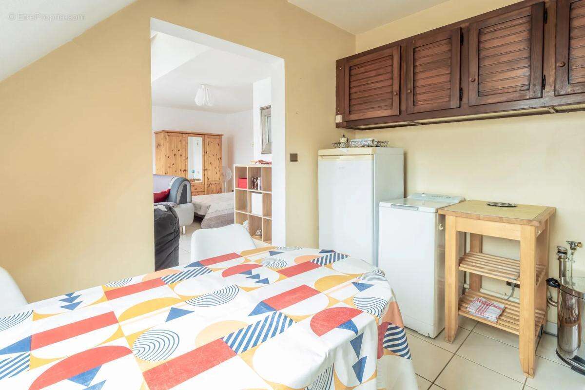 Appartement à POISY