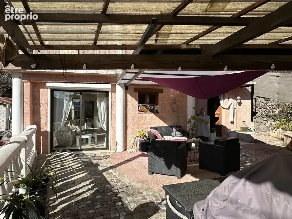 Villa 5 pièces de 128 m2 avec très grande terrasse, parking et terrains. - photo 11
