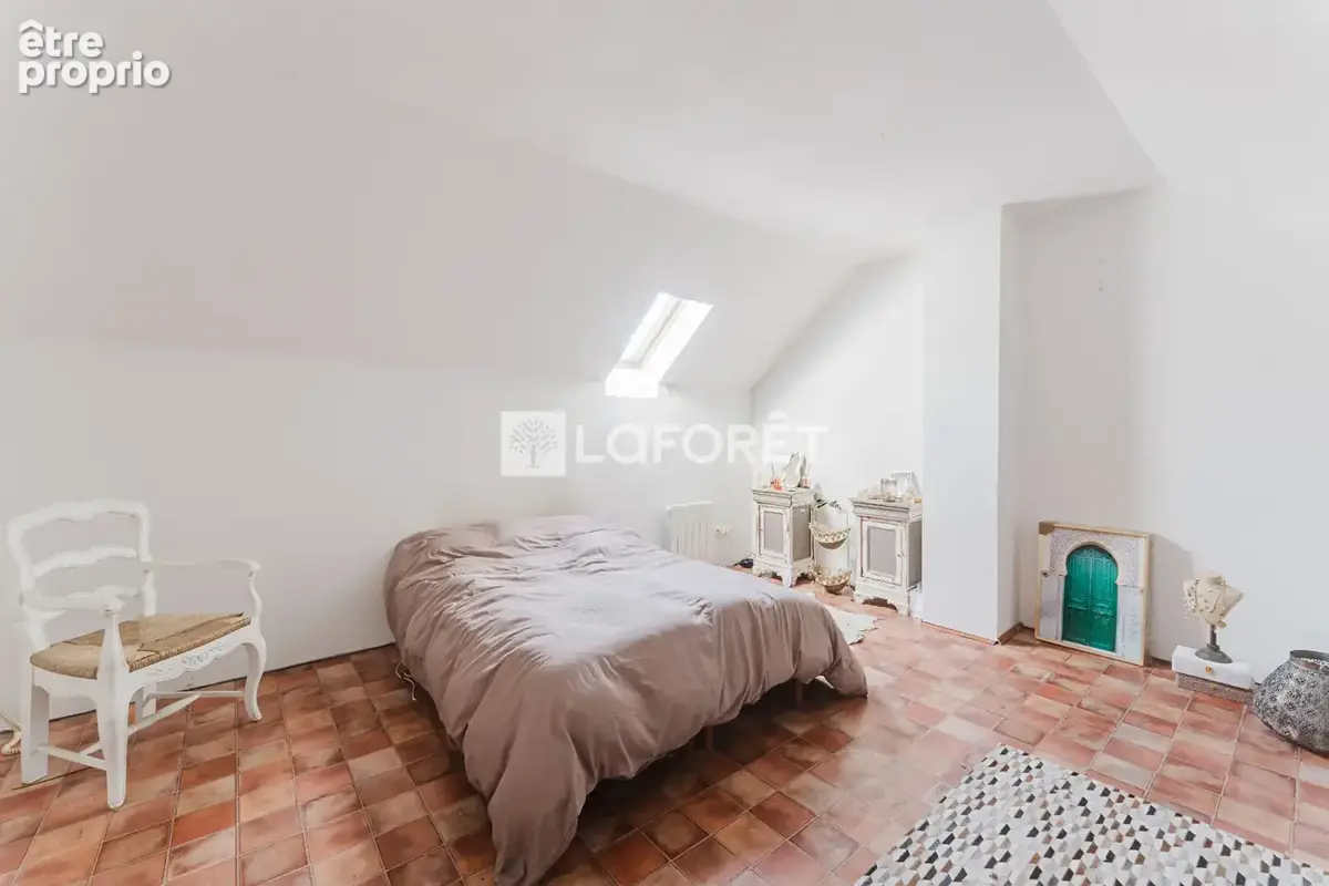 Pavillon semi plain pied de 136 m2, 4 ch, jardin, garage, carport - photo 9