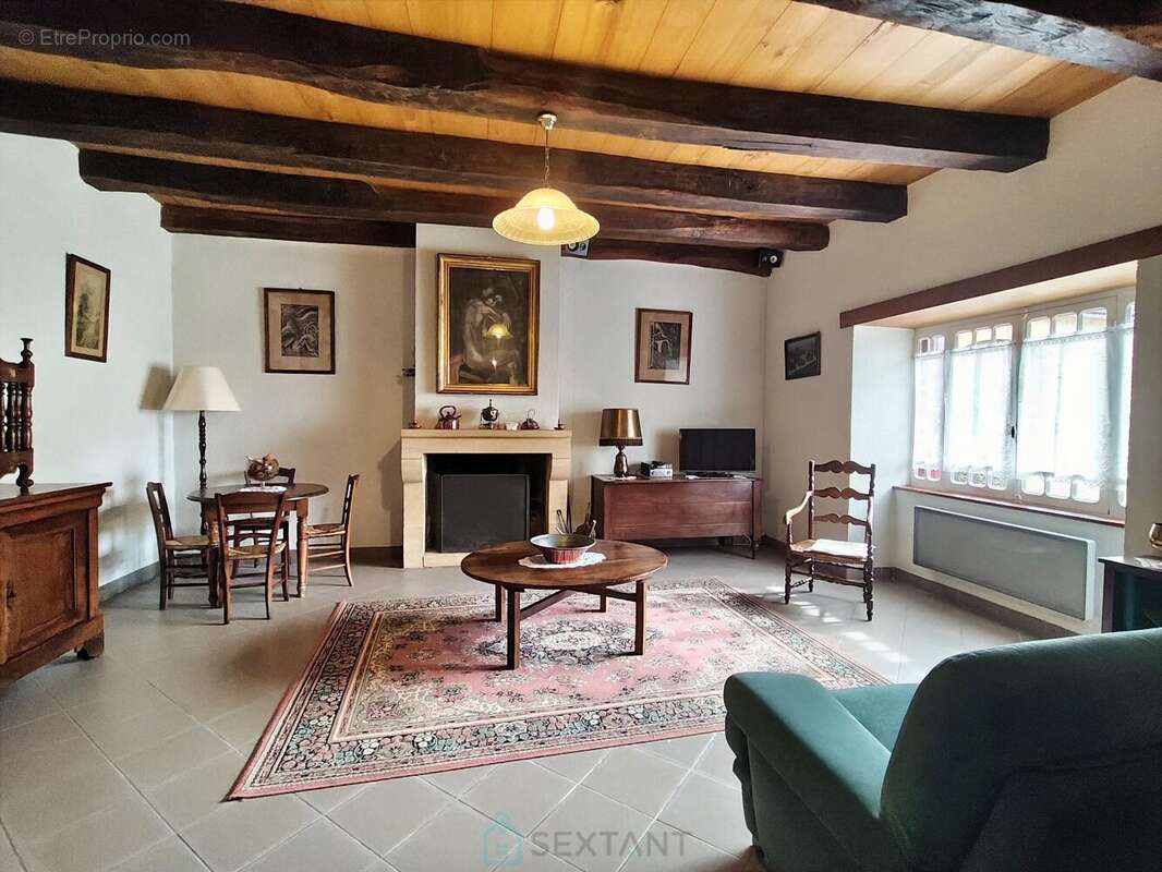 Proche Monpazier, propriété de caractère avec 3 habitations, dépendances et piscine sur 5,3 hectares de terrain - photo 4