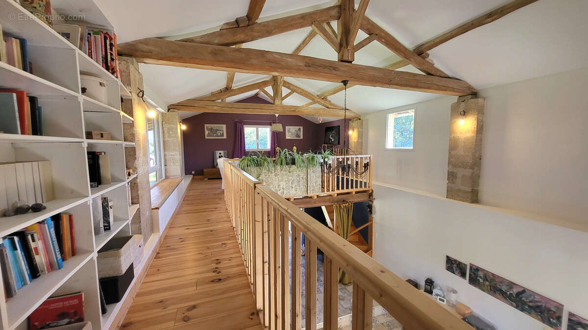 Maison à CIVRAC-DE-BLAYE