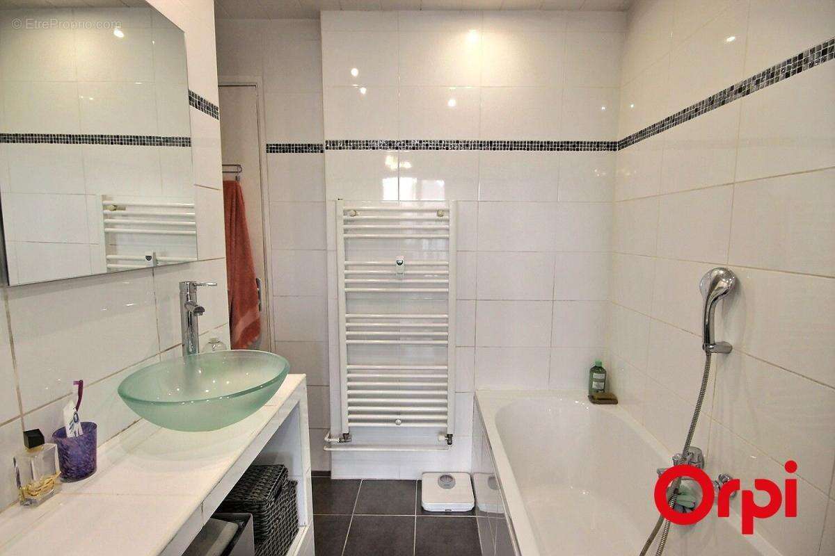 Appartement à MARSEILLE-12E