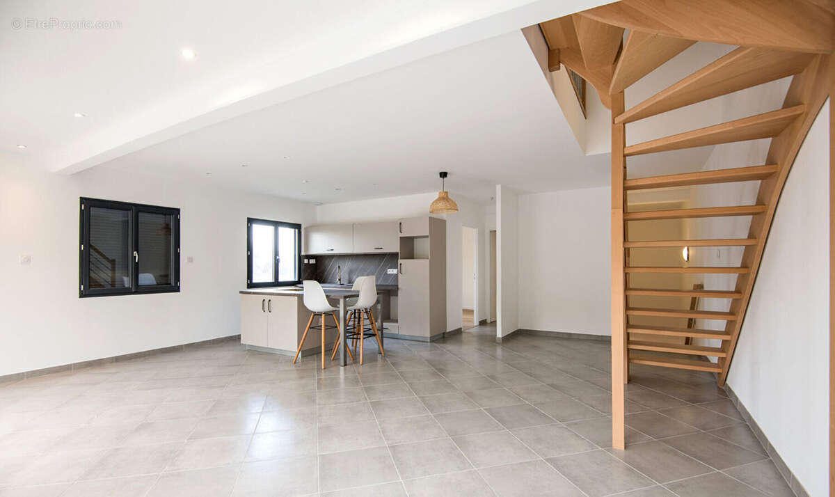 Maison Le Monastere 4 pièce(s) - photo 2