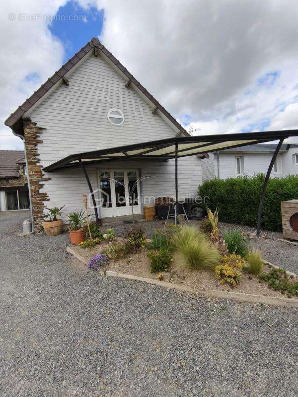 Maison à LA BARRE-DE-SEMILLY