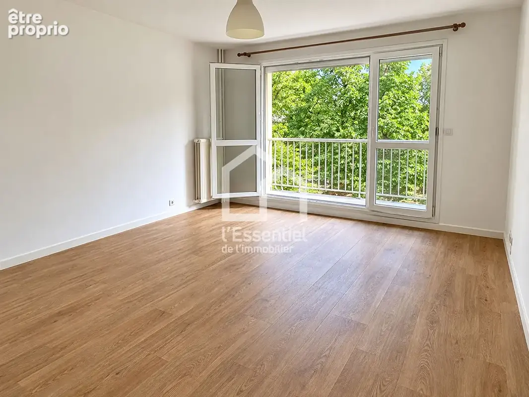 Appartement à VERNEUIL-SUR-SEINE