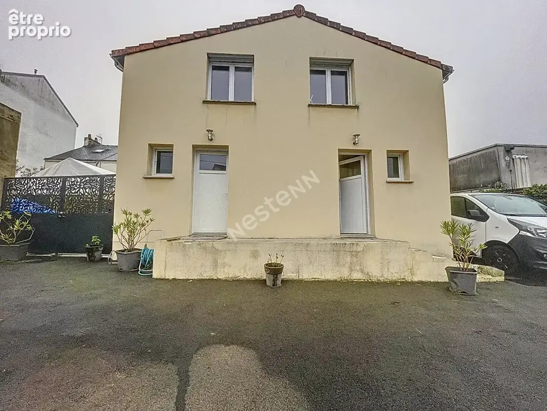 Bel ensemble immobilier - Maison - Appartement - Local commercial - Rendement locatif - photo 11